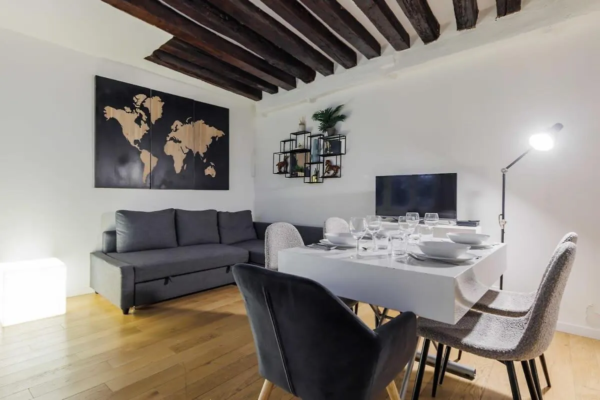 Cosy - Chatelet Apartment Paris